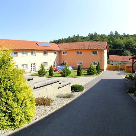 Cerny Kocour Apart Hotel Sarovy Esterno foto