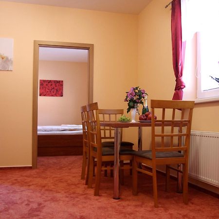 Cerny Kocour Apart Hotel Sarovy Esterno foto