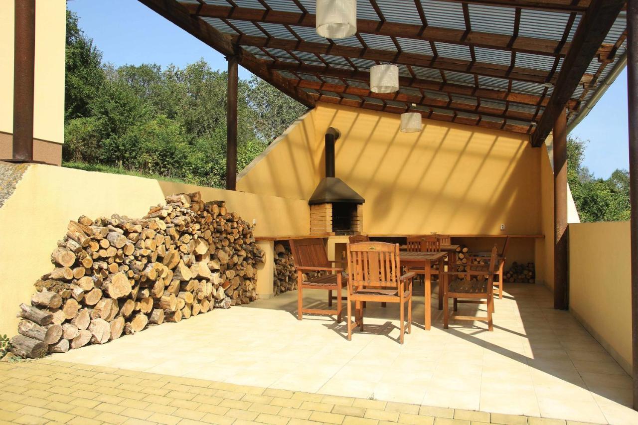 Cerny Kocour Apart Hotel Sarovy Esterno foto