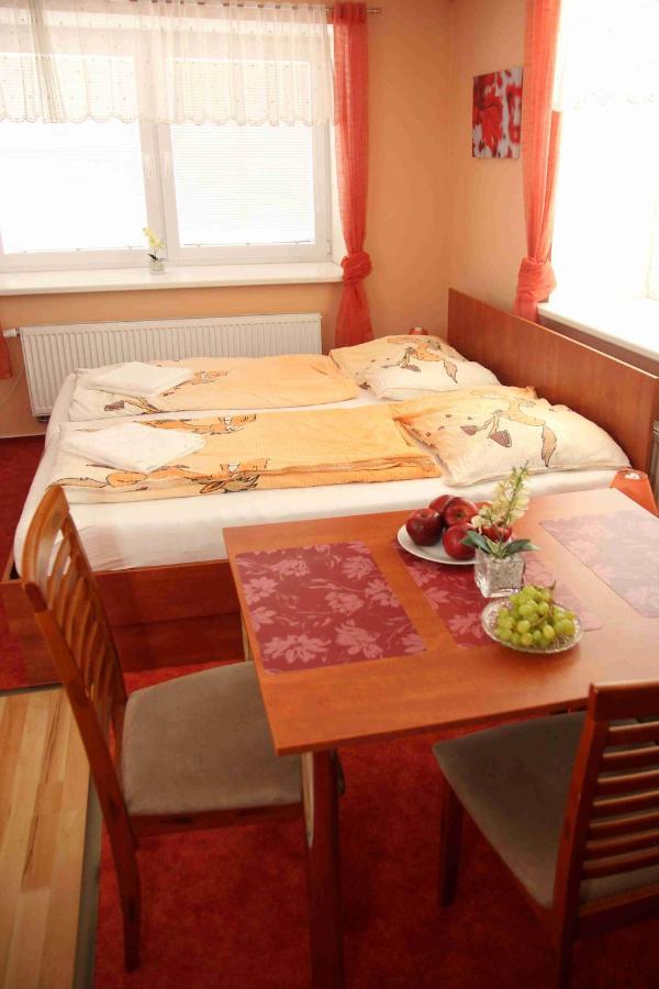 Cerny Kocour Apart Hotel Sarovy Esterno foto