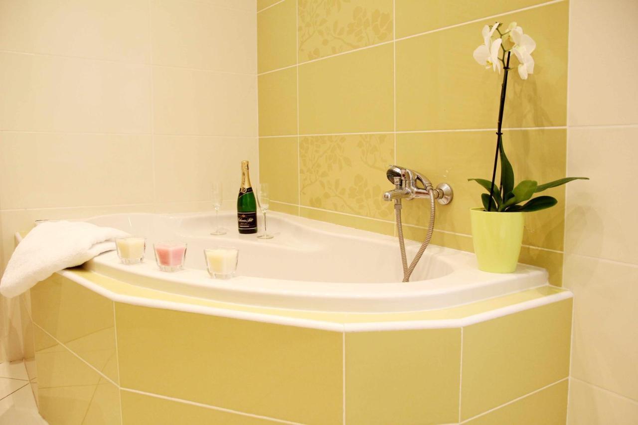 Cerny Kocour Apart Hotel Sarovy Esterno foto