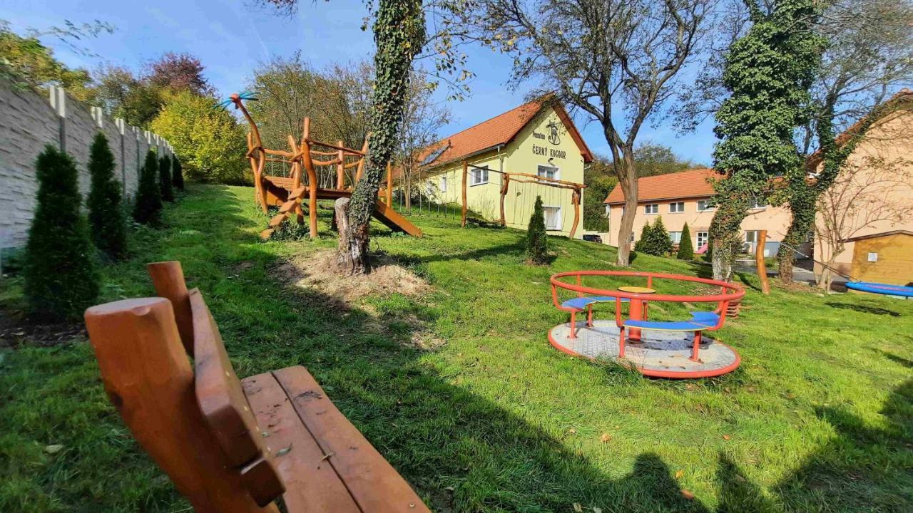 Cerny Kocour Apart Hotel Sarovy Esterno foto