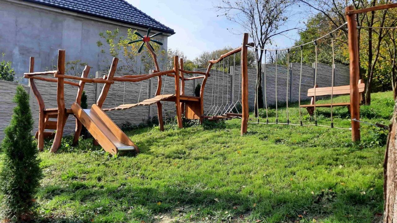 Cerny Kocour Apart Hotel Sarovy Esterno foto