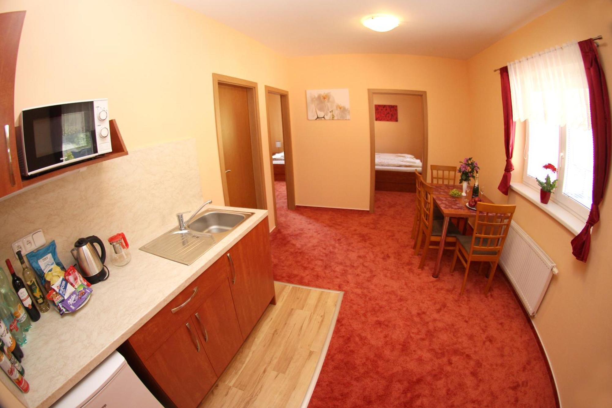 Cerny Kocour Apart Hotel Sarovy Esterno foto