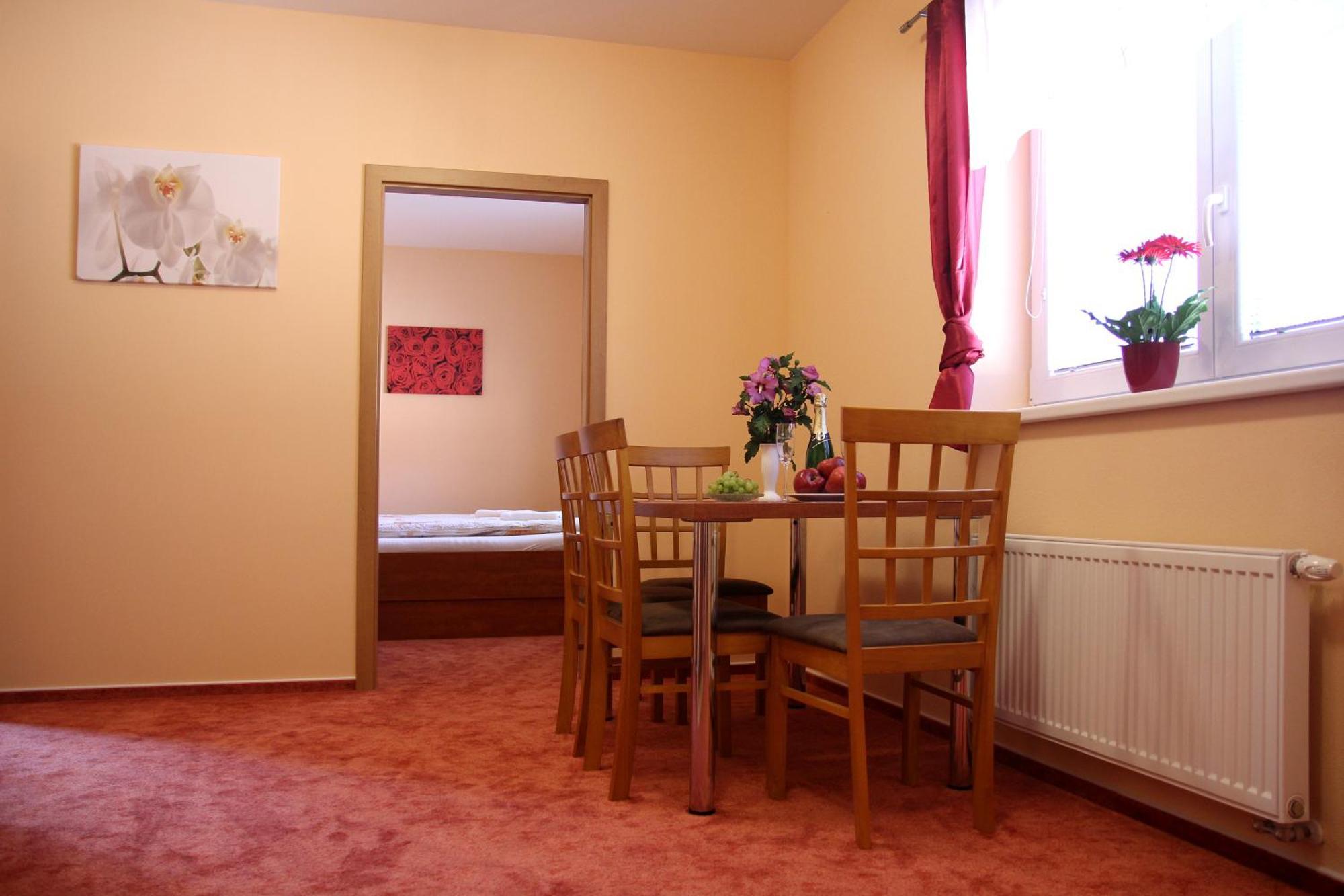 Cerny Kocour Apart Hotel Sarovy Esterno foto