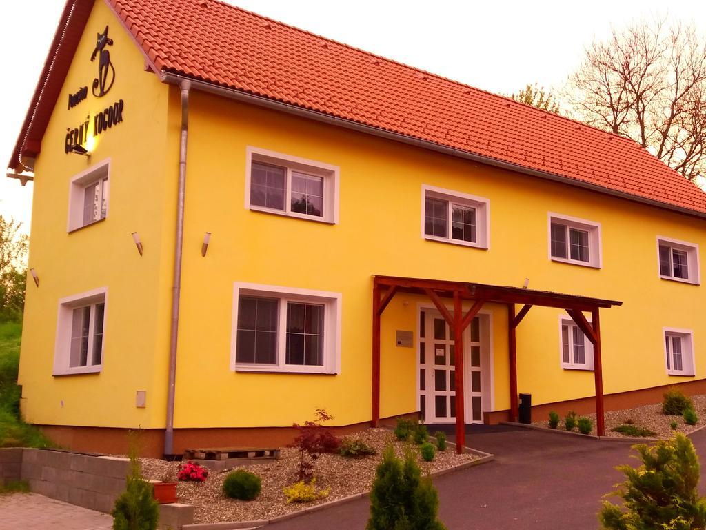 Cerny Kocour Apart Hotel Sarovy Esterno foto